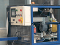 Automatische Bohr- und Gewindeschneidmaschine